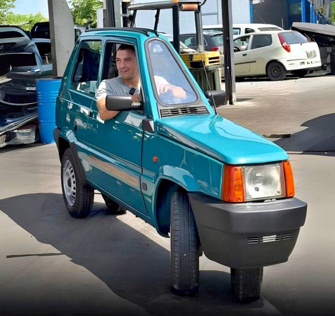 Karikatürden fırlamış gibi! 50 santimetrelik araçla park sorunu tarihe karışır 3